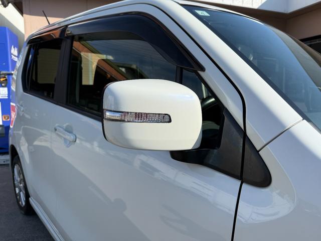 ワゴンRスティングレー 社外SDナビ・フルセグTV・DVD・MSV・Bluetooth ディスチャージ オートライト 運転席シートヒーター ウインカーミラー フォグランプ アイドリングストップ 6スピーカー 純正アルミ(11枚目)