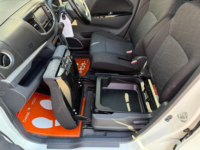 ワゴンRスティングレー 社外SDナビ・フルセグTV・DVD・MSV・Bluetooth ディスチャージ オートライト 運転席シートヒーター ウインカーミラー フォグランプ アイドリングストップ 6スピーカー 純正アルミ(19枚目)