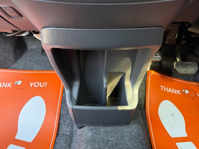 ワゴンRスティングレー 社外SDナビ・フルセグTV・DVD・MSV・Bluetooth ディスチャージ オートライト 運転席シートヒーター ウインカーミラー フォグランプ アイドリングストップ 6スピーカー 純正アルミ(30枚目)