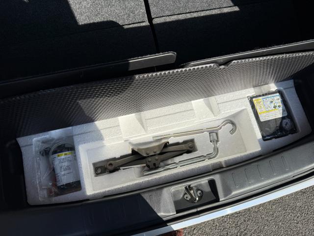 ワゴンRスティングレー 社外SDナビ・フルセグTV・DVD・MSV・Bluetooth ディスチャージ オートライト 運転席シートヒーター ウインカーミラー フォグランプ アイドリングストップ 6スピーカー 純正アルミ(38枚目)