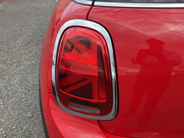 ＭＩＮＩ クーパーＳＤ　純正ナビ　バックカメラ　ＥＴＣ　１７インチアルミホイール　ＬＥＤヘッドライト　スマートキー　ワンオーナー　フォグランプ　衝突軽減ブレーキ（17枚目）