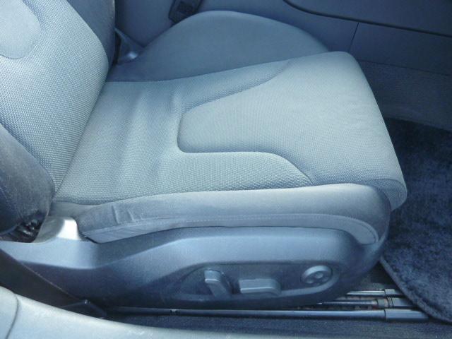 ＴＴクーペ ２．０ＴＦＳＩ　レッドが似合う大人の方々へ（28枚目）