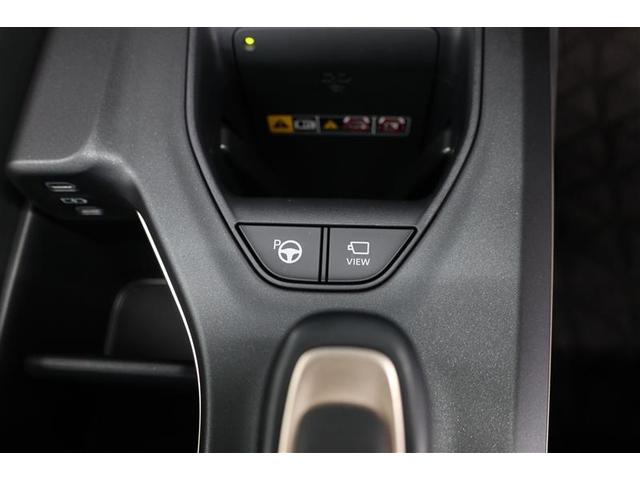 クラウンクロスオーバー ＲＳアドバンスド　４ＷＤ　メモリーナビ　ＥＴＣ　バックカメラ　革シート　アルミホイール　エアロ　フルセグ　オートクルーズコントロール　１００Ｖ電源　衝突防止システム　ＬＥＤヘッドランプ　ドライブレコーダー　スマートキー（11枚目）