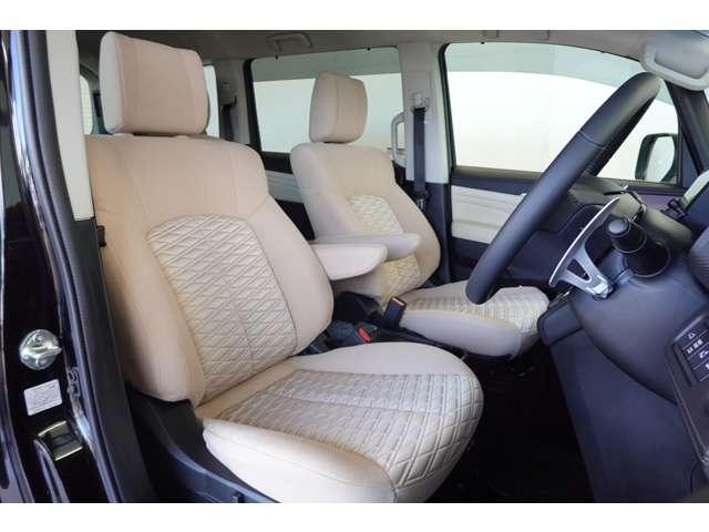 デリカD:5 P オリジナル10.1型ナビ 後席モニター(10枚目)