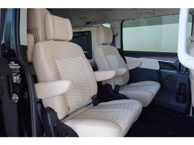 デリカD:5 P オリジナル10.1型ナビ 後席モニター(11枚目)