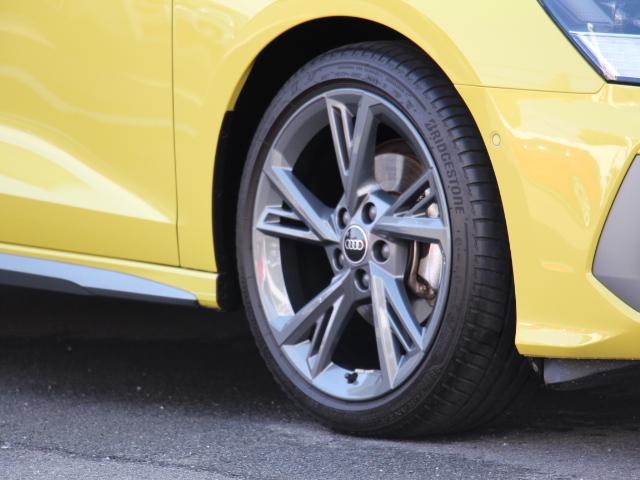 Ａ３ スポーツバック３０ＴＦＳＩ　Ｓライン　サンルーフ／コンビニエンス＆アシスタンスＰＫ／ラグジュアリーＰＫＧ／ＳＬｉｎｅプラスＰＫＧ／ナビゲーションＰＫＧ／テクノロジーＰＫＧ／マトリクスＬＥＤライト／プライバシーガラス／テレビチューナー（7枚目）