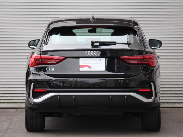 Ｑ３スポーツバック ３５ＴＦＳＩ　Ｓライン　パーシャルレザー／コンビニエンス＆アシスタンスＰＫ／プラスＰＫ／スマートフォンインターフェイス／ＡｐｐｌｅＣａｒＰｌａｙシートヒーター／スマホ充電／アダプティブクルコン／バーチャルコックピット／禁煙（13枚目）