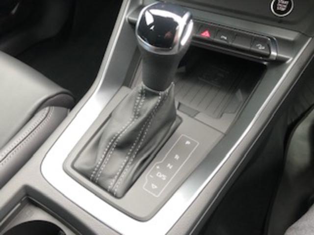 Ｑ３スポーツバック ３５ＴＦＳＩ　Ｓライン　パーシャルレザー／コンビニエンス＆アシスタンスＰＫ／プラスＰＫ／スマートフォンインターフェイス／ＡｐｐｌｅＣａｒＰｌａｙシートヒーター／スマホ充電／アダプティブクルコン／バーチャルコックピット／禁煙（28枚目）