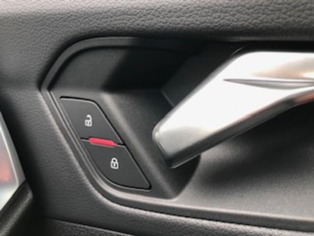 Ｑ３スポーツバック ３５ＴＦＳＩ　Ｓライン　パーシャルレザー／コンビニエンス＆アシスタンスＰＫ／プラスＰＫ／スマートフォンインターフェイス／ＡｐｐｌｅＣａｒＰｌａｙシートヒーター／スマホ充電／アダプティブクルコン／バーチャルコックピット／禁煙（34枚目）