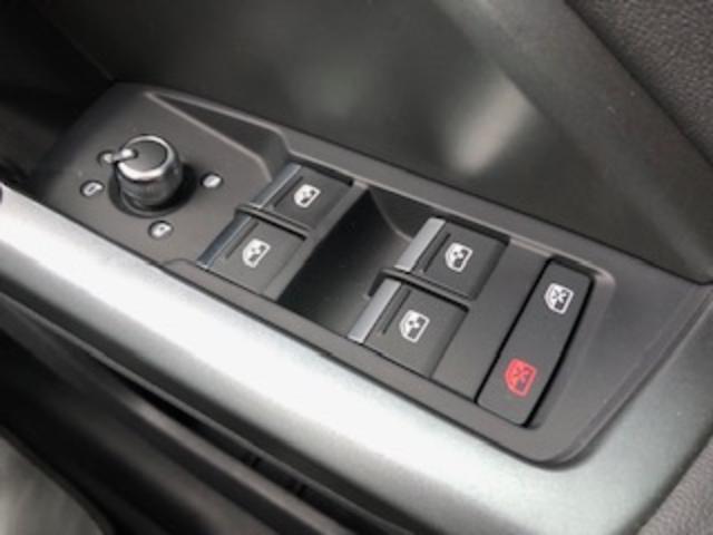 Ｑ３スポーツバック ３５ＴＦＳＩ　Ｓライン　パーシャルレザー／コンビニエンス＆アシスタンスＰＫ／プラスＰＫ／スマートフォンインターフェイス／ＡｐｐｌｅＣａｒＰｌａｙシートヒーター／スマホ充電／アダプティブクルコン／バーチャルコックピット／禁煙（35枚目）