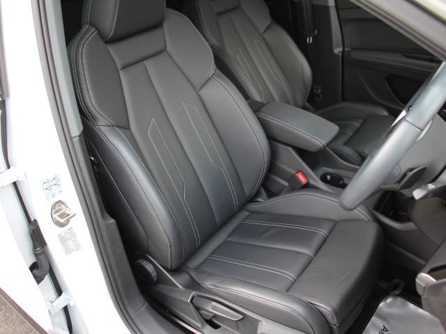 Ｑ４スポーツバック ｅ－トロン ４０　ｅ－ｔｒｏｎ　パーシャルレザー／ＡＤインテリアＰＫ／マトリクスＬＥＤライト／シートヒーター／電動テールゲート／アンビエント／リアＵＳＢ／１９インチＡＷ／アダプティブクルコン／バーチャルコックピット／タイヤ新品／禁煙（3枚目）