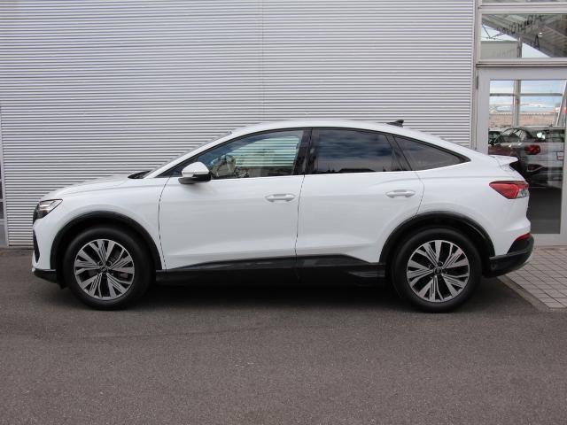 Ｑ４スポーツバック ｅ－トロン ４０　ｅ－ｔｒｏｎ　パーシャルレザー／ＡＤインテリアＰＫ／マトリクスＬＥＤライト／シートヒーター／電動テールゲート／アンビエント／リアＵＳＢ／１９インチＡＷ／アダプティブクルコン／バーチャルコックピット／タイヤ新品／禁煙（15枚目）