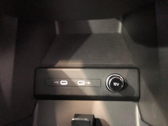 Ｑ４スポーツバック ｅ－トロン ４０　ｅ－ｔｒｏｎ　パーシャルレザー／ＡＤインテリアＰＫ／マトリクスＬＥＤライト／シートヒーター／電動テールゲート／アンビエント／リアＵＳＢ／１９インチＡＷ／アダプティブクルコン／バーチャルコックピット／タイヤ新品／禁煙（40枚目）