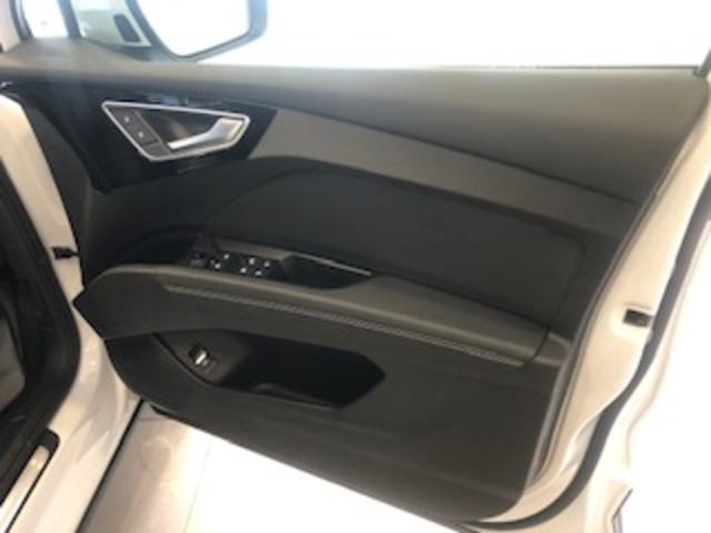 Ｑ４スポーツバック ｅ－トロン ４０　ｅ－ｔｒｏｎ　パーシャルレザー／ＡＤインテリアＰＫ／マトリクスＬＥＤライト／シートヒーター／電動テールゲート／アンビエント／リアＵＳＢ／１９インチＡＷ／アダプティブクルコン／バーチャルコックピット／タイヤ新品／禁煙（48枚目）