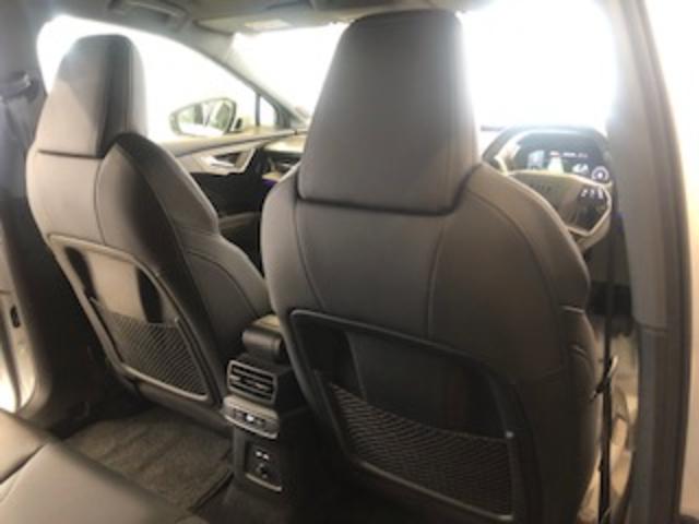 Ｑ４スポーツバック ｅ－トロン ４０　ｅ－ｔｒｏｎ　パーシャルレザー／ＡＤインテリアＰＫ／マトリクスＬＥＤライト／シートヒーター／電動テールゲート／アンビエント／リアＵＳＢ／１９インチＡＷ／アダプティブクルコン／バーチャルコックピット／タイヤ新品／禁煙（57枚目）