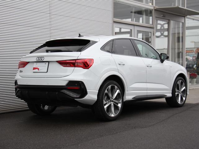 Ｑ３スポーツバック ダイナミックエディション　特別仕様／ＢｌａｃｋＳｔｙｌｅ／パーシャルレザー／ＯＰ２０インチアルミ／コンビニエンス＆アシスタンスＰＫＧ／プラスＰＫＧ／スマートフォンインターフェイス／プライバシーガラス／ダンピングサス／１オナ禁煙（2枚目）