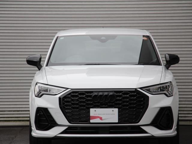 Ｑ３スポーツバック ダイナミックエディション　特別仕様／ＢｌａｃｋＳｔｙｌｅ／パーシャルレザー／ＯＰ２０インチアルミ／コンビニエンス＆アシスタンスＰＫＧ／プラスＰＫＧ／スマートフォンインターフェイス／プライバシーガラス／ダンピングサス／１オナ禁煙（11枚目）