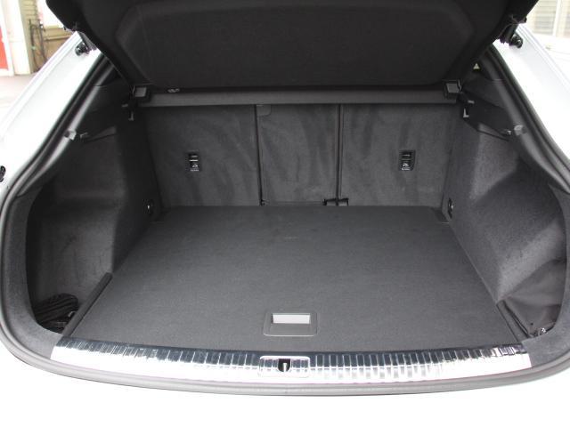 Ｑ３スポーツバック ダイナミックエディション　特別仕様／ＢｌａｃｋＳｔｙｌｅ／パーシャルレザー／ＯＰ２０インチアルミ／コンビニエンス＆アシスタンスＰＫＧ／プラスＰＫＧ／スマートフォンインターフェイス／プライバシーガラス／ダンピングサス／１オナ禁煙（13枚目）