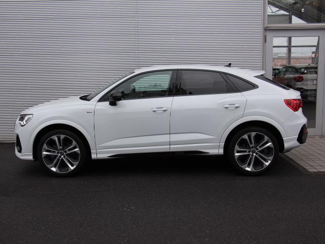 Ｑ３スポーツバック ダイナミックエディション　特別仕様／ＢｌａｃｋＳｔｙｌｅ／パーシャルレザー／ＯＰ２０インチアルミ／コンビニエンス＆アシスタンスＰＫＧ／プラスＰＫＧ／スマートフォンインターフェイス／プライバシーガラス／ダンピングサス／１オナ禁煙（16枚目）