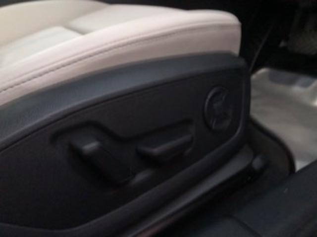 Ａ３セダン ３０ＴＦＳＩアドバンスド　パーシャルレザー／ラグジュアリーＰＫ／コンビニエンス＆アシスタンスライトＰＫ／ナビＰＫＧ／３ゾーンエアコン／シートヒーター／パークアシスト／アダプティブクルコン／バーチャルコックピット／デモカー／禁煙（51枚目）