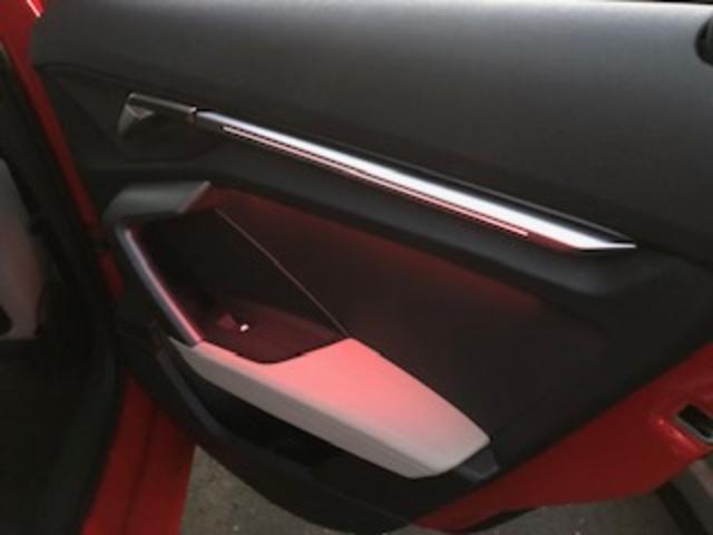 Ａ３セダン ３０ＴＦＳＩアドバンスド　パーシャルレザー／ラグジュアリーＰＫ／コンビニエンス＆アシスタンスライトＰＫ／ナビＰＫＧ／３ゾーンエアコン／シートヒーター／パークアシスト／アダプティブクルコン／バーチャルコックピット／デモカー／禁煙（56枚目）