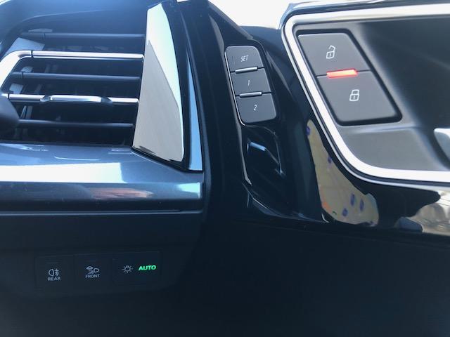 �d�������@�\�t���t�����g�V�[�g�ƘA�����āA�V�[�g�ʒu��h�A�~���[�̃|�W�V������o�^�E�Č��ł���֗��ȋ@�\�𑕔��I