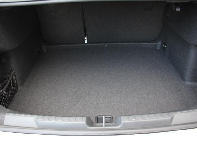 A3セダン 30TFSIアドバンスド コンビニエンス&アシスタンスP/ナビゲーションP/テクノロジーP/地デジTV/パークアシスト/シートヒータ/スマホインターフェイス/スマホ充電/リアUSB/バーチャルコックピット/アダプティブクルコン(12枚目)