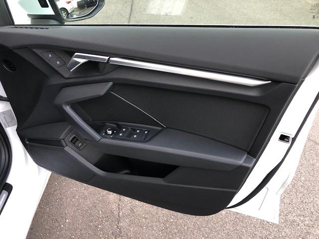 A3セダン 30TFSIアドバンスド コンビニエンス&アシスタンスP/ナビゲーションP/テクノロジーP/地デジTV/パークアシスト/シートヒータ/スマホインターフェイス/スマホ充電/リアUSB/バーチャルコックピット/アダプティブクルコン(59枚目)