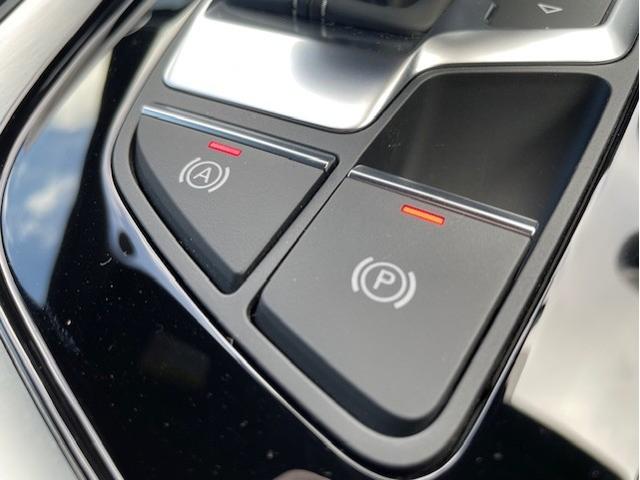 �z�[���h�A�V�X�g�I�u���[�L�Œ�~�����ۂɎ����I�ɃT�C�h�u���[�L��������A�A�N�Z���𓥂ނ܂Ńu���[�L���ێ�����܂��B