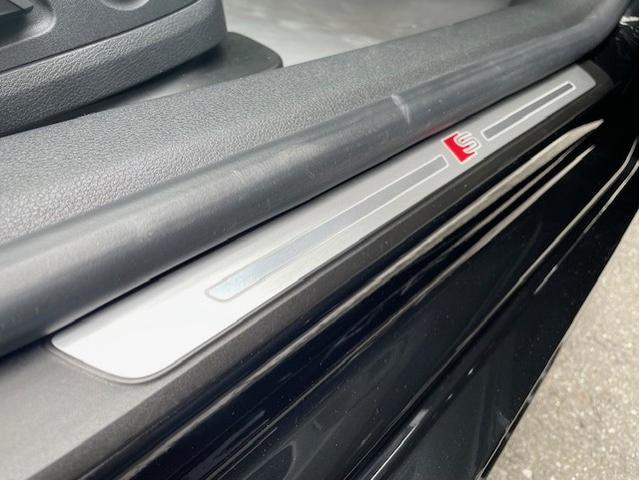 �T�C�h�V���ɂ͂r���S�I