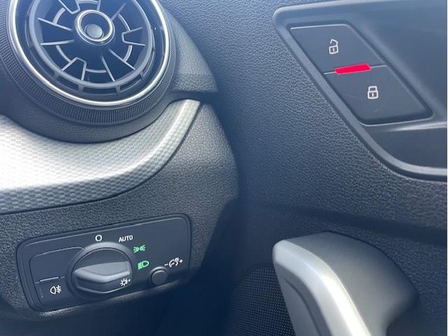 �w�b�h���C�g�X�C�b�`�^�L�[���b�N�E�A�����b�N�{�^��