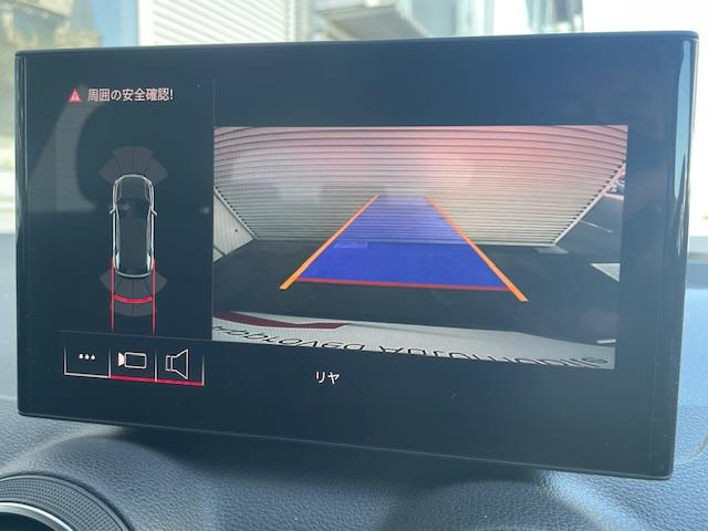 �o�b�N�J�����I�o�b�N�J�����f���Ō�������m�点�B�܂��Z���T�[�ɂ���Q�����m�ƌx�����ł��m�点���܂��B