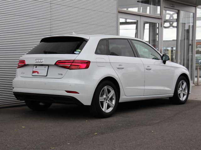 A3 スポーツバック1.4TFSI MMIナビPK/アシスタンスPK/LEDライトPK/アドバンストキー/10スピーカーサウンド/リアカメラ/バーチャルコックピット/アダプティブクルーズコントロール/リアフィルム/ワンオーナー/禁煙(6枚目)