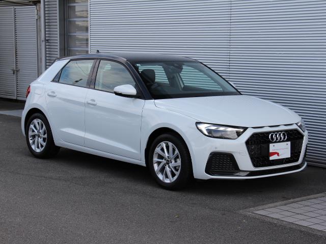 ２０２５ｙモデル／ナビゲーションＰＫ／コンビニエンス＆アシスタンスＰＫ／スマホインターフェイス／コントラストルーフ／アウデコネクト／バーチャルコックピット／アダプティブクルコン／ワンオーナー／禁煙