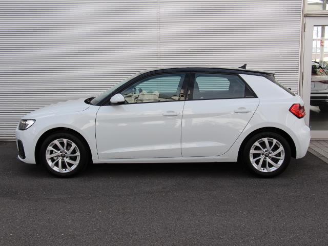 Ｕｒｂａｎ　ｅｇｏｉｓｔ　ニューファミリー（アーバンエゴイスト：自分の価値観を大切にする、高い審美眼を持つユーザー）のための５ドアプレミアムハッチバック