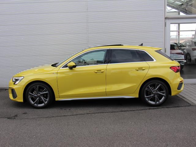 A3 スポーツバック30TFSI Sライン サンルーフ/パーシャルレザー/コンビニエンス&アシスタンス/ラグジュアリー/SLineプラス/ナビP/テクノロジーP/バング&オルフセンサウンド/TV/マトリクスLEDライト/プライバシーガラス/(4枚目)