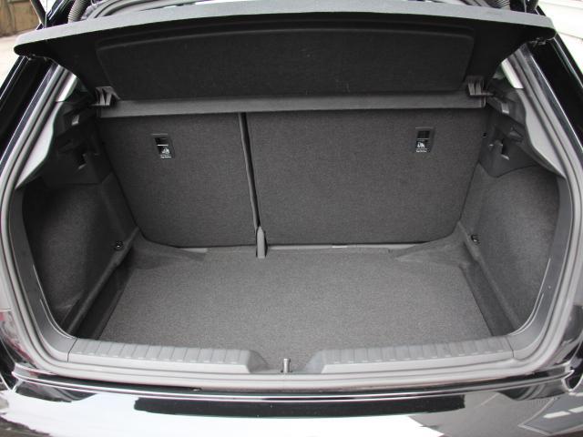 A1スポーツバック 25TFSI アドバンスド ナビゲーションPKG/コンビニエンス&アシスタンスPKG/スマートフォンインターフェイス/バックカメラ/アウディコネクト/バーチャルコックピット/アダプティブクルーズコントロール/ワンオーナー/禁煙(9枚目)