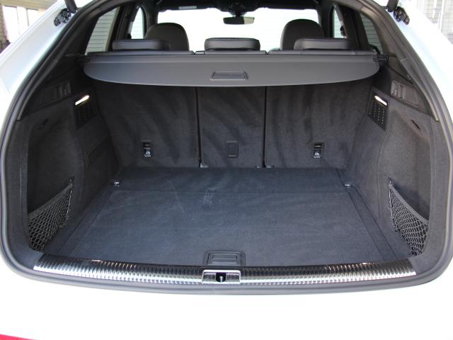 Q5スポーツバック Sライン ダイナミックエディション 特別仕様車/ファインナッパレザーシート/SLineプラスPK/コンフォートPK/地デジTV/4席シートヒーター/マトリクスLEDライト/電動ゲート/オプション20インチアルミ/ワンオーナー/禁煙(9枚目)