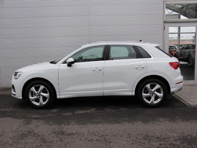 Q3 35TFSIアドバンスド 2025y型/パーシャルレザー/ラグジュアリーP/コンビニ&アシスタンスP/シートヒーター/スマホンインターフェイス/アップルカープレイ/アクティブクルコン/バーチャルコックピット/ワンオーナー/禁煙(4枚目)