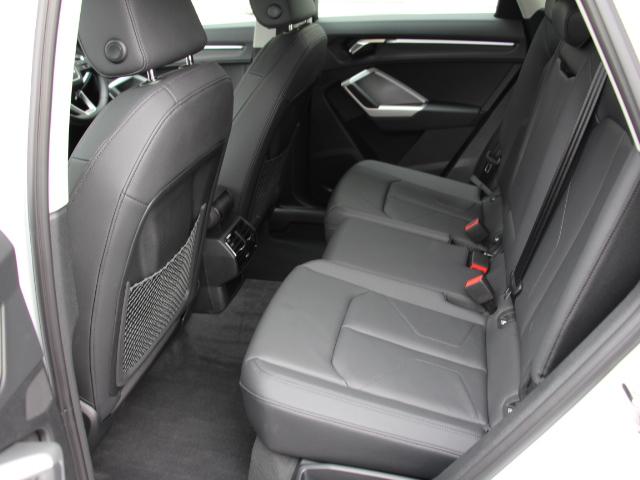 Q3 35TFSIアドバンスド 2025y型/パーシャルレザー/ラグジュアリーP/コンビニ&アシスタンスP/シートヒーター/スマホンインターフェイス/アップルカープレイ/アクティブクルコン/バーチャルコックピット/ワンオーナー/禁煙(30枚目)