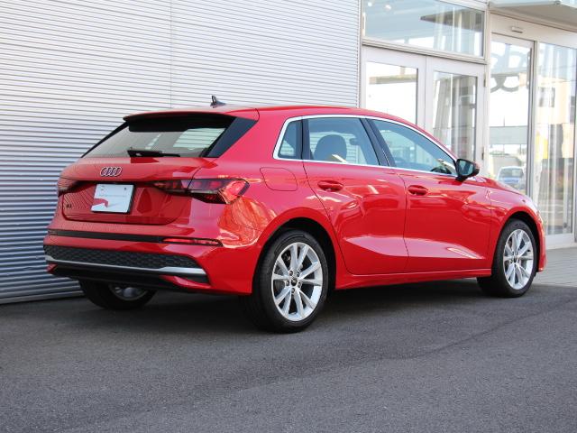 A3 スポーツバック30TFSIアドバンスド 2025y1.5Lエンジンモデル/コンビニエンス&アシスタンスPK/ナビゲーションPK/電動シート/シートヒーター/スマートフォンインターフェイス/パークアシスト/ハイビームアシスト/1オーナー/禁煙(6枚目)