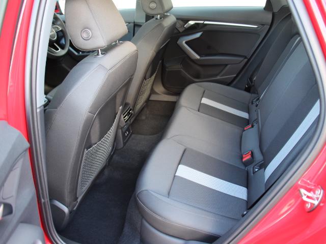 A3 スポーツバック30TFSIアドバンスド 2025y1.5Lエンジンモデル/コンビニエンス&アシスタンスPK/ナビゲーションPK/電動シート/シートヒーター/スマートフォンインターフェイス/パークアシスト/ハイビームアシスト/1オーナー/禁煙(25枚目)