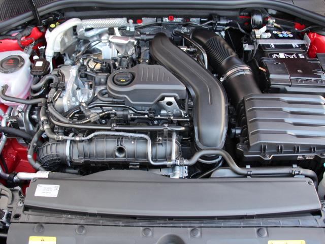 A3 スポーツバック30TFSIアドバンスド 2025y1.5Lエンジンモデル/コンビニエンス&アシスタンスPK/ナビゲーションPK/電動シート/シートヒーター/スマートフォンインターフェイス/パークアシスト/ハイビームアシスト/1オーナー/禁煙(30枚目)