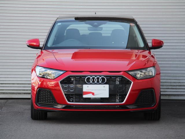 A1スポーツバック 25TFSI アドバンスド コンビニエンス&アシスタンスPK/ナビゲーションPK/スマートフォンインターフェイス/コントラストルーフ/アウディコネクト/ワイヤレスチャージング/アダプティブクルーズコントロール/ワンオーナー/禁煙(2枚目)