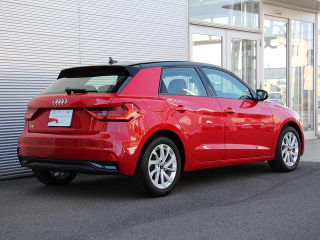 A1スポーツバック 25TFSI アドバンスド コンビニエンス&アシスタンスPK/ナビゲーションPK/スマートフォンインターフェイス/コントラストルーフ/アウディコネクト/ワイヤレスチャージング/アダプティブクルーズコントロール/ワンオーナー/禁煙(6枚目)