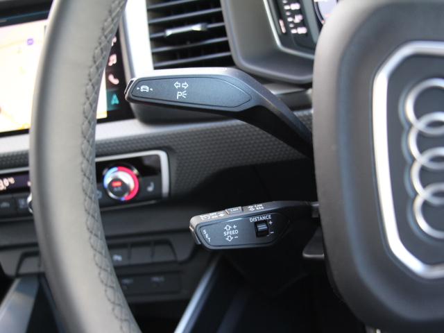 A1スポーツバック 25TFSI アドバンスド コンビニエンス&アシスタンスPK/ナビゲーションPK/スマートフォンインターフェイス/コントラストルーフ/アウディコネクト/ワイヤレスチャージング/アダプティブクルーズコントロール/ワンオーナー/禁煙(12枚目)