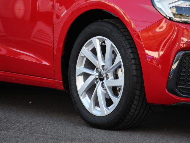 A1スポーツバック 25TFSI アドバンスド コンビニエンス&アシスタンスPK/ナビゲーションPK/スマートフォンインターフェイス/コントラストルーフ/アウディコネクト/ワイヤレスチャージング/アダプティブクルーズコントロール/ワンオーナー/禁煙(24枚目)