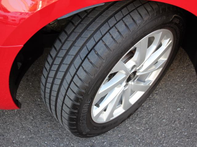 A1スポーツバック 25TFSI アドバンスド コンビニエンス&アシスタンスPK/ナビゲーションPK/スマートフォンインターフェイス/コントラストルーフ/アウディコネクト/ワイヤレスチャージング/アダプティブクルーズコントロール/ワンオーナー/禁煙(25枚目)