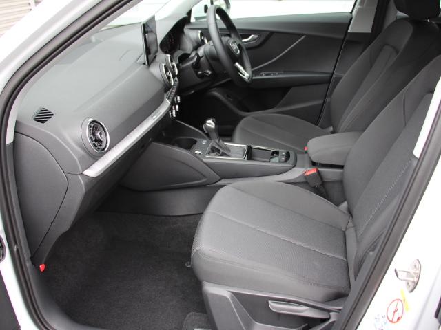 Ｑ２ ３５ＴＦＳＩアドバンスド　コンビニエンス＆アシスタンスＰＫＧ／ナビゲーションＰＫＧ／テクノロジーＰＫＧ／スマートフォンインターフェイス／シートヒーター／アダプティブクルーズコントロール／バーチャルコックピット／禁煙（22枚目）