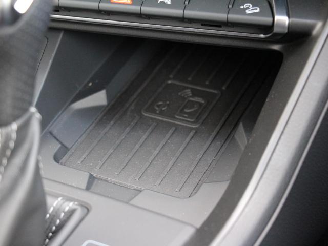 Q3 35TFSI Sライン パーシャルレザーシート/コンビニエンス&アシスタンスPKG/プラスPKG/スマートフォンインターフェイス/Apple CarPlay/ワイヤレスチャージ/19インチアルミ/ワンオーナー/禁煙(22枚目)